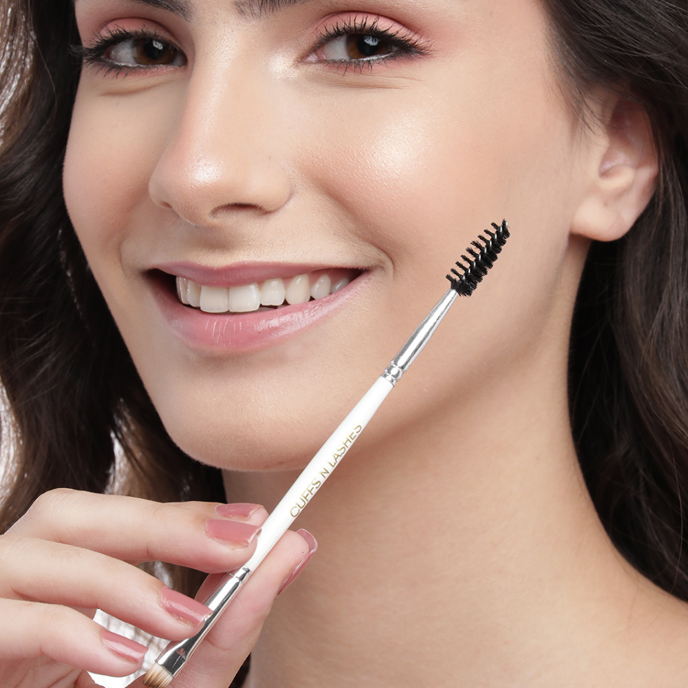 07 Dual Brush (Fine angled brow brush & Spoolie)