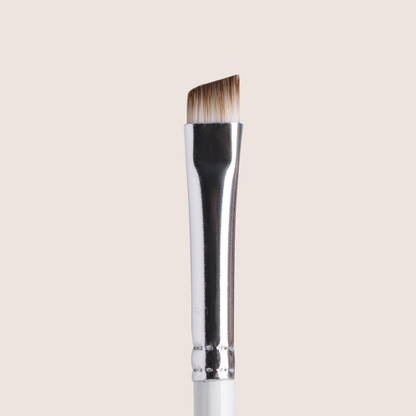 06 Dual Brush (Fine angled brow brush & Spoolie)