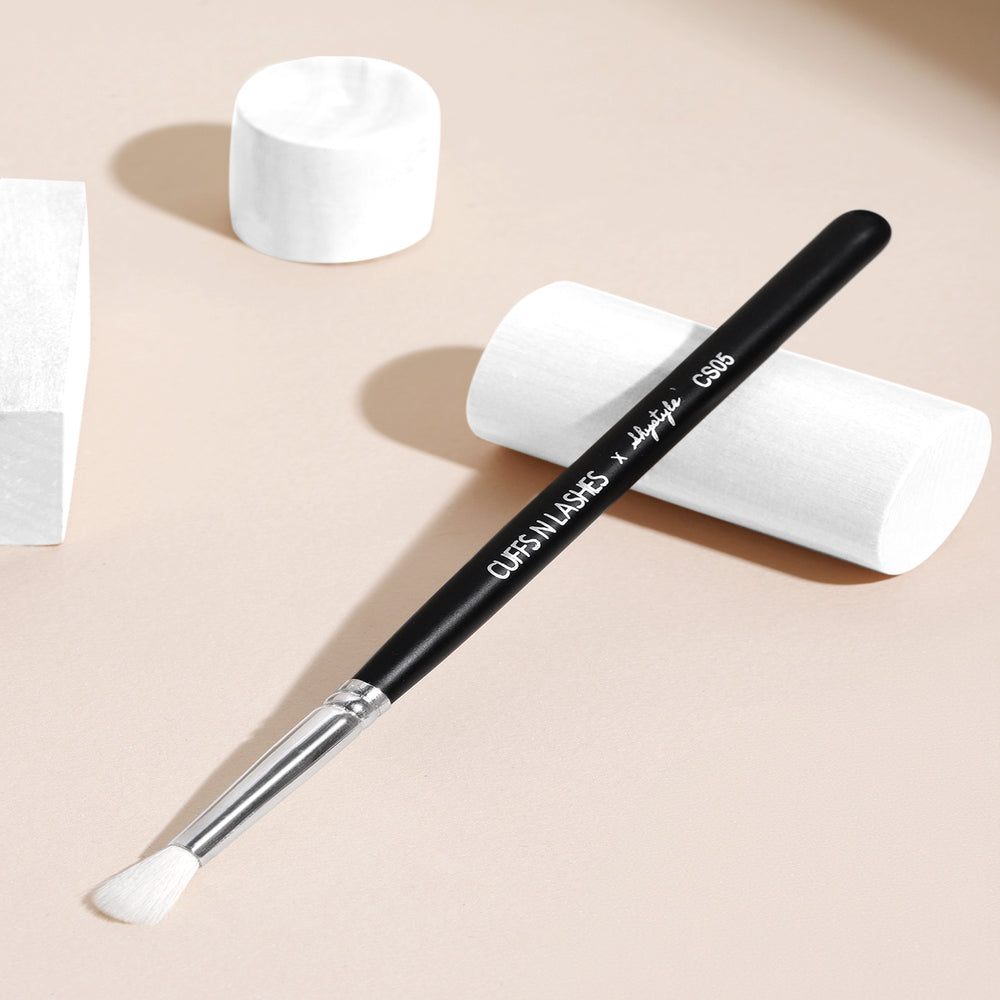 Cuffs N Lashes X Shystyles Makeup Brush - CS 05 Small Blending Brush