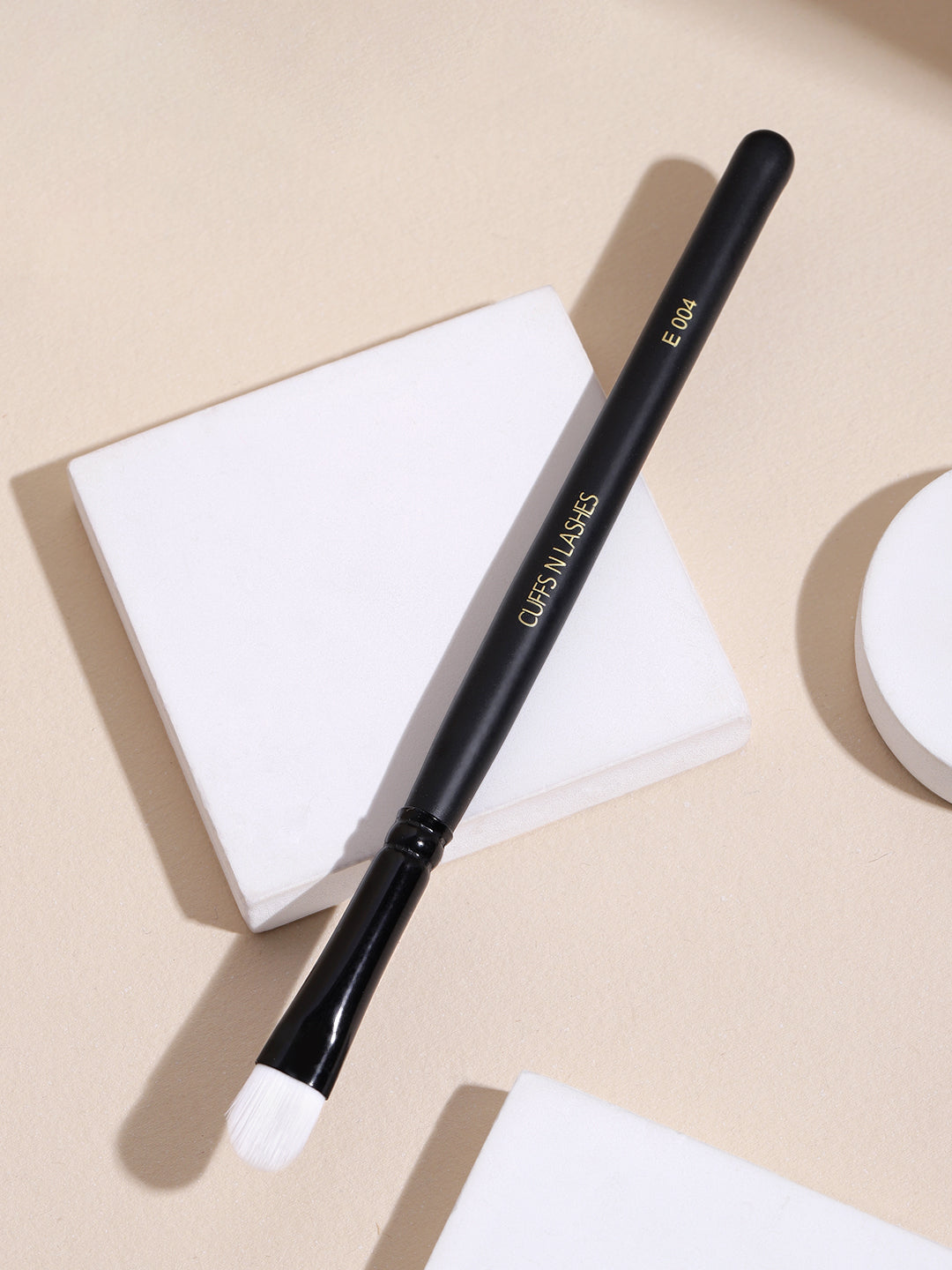 Cuffsnlashes Makeup Brushes E004 Big Flat Brush