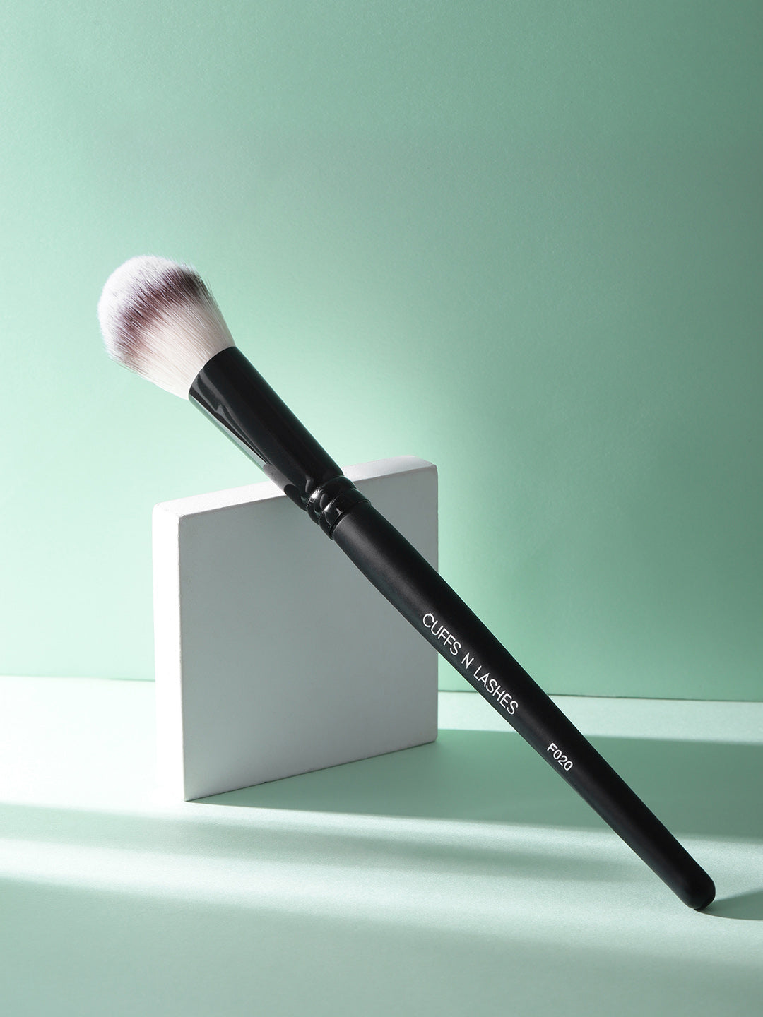 Cuffs N Lashes Makeup Brushes,F020 Powder Sweep Brush
