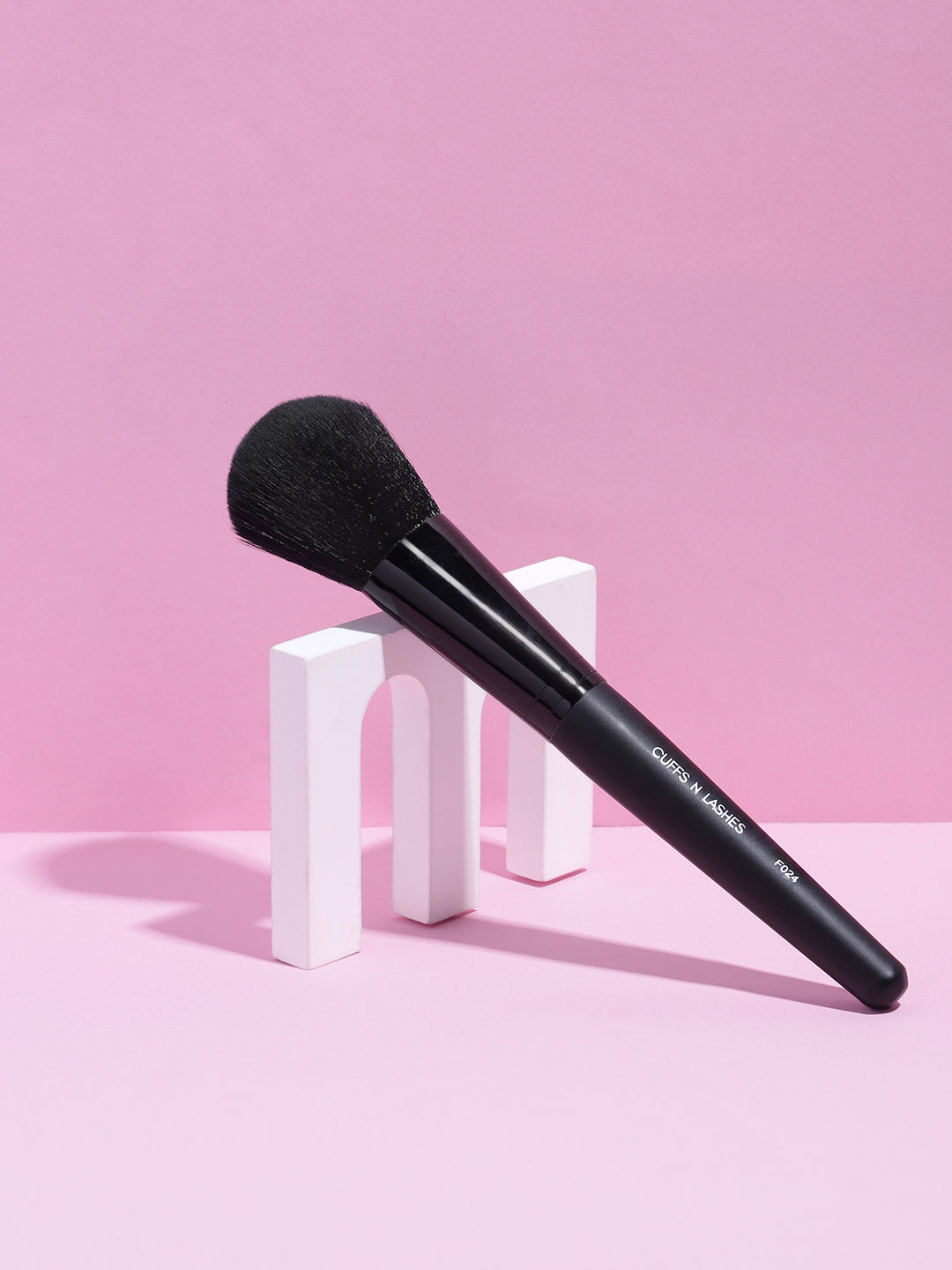 Cuffs N Lashes Makeup Brushes, F024 - Big Powder Brush